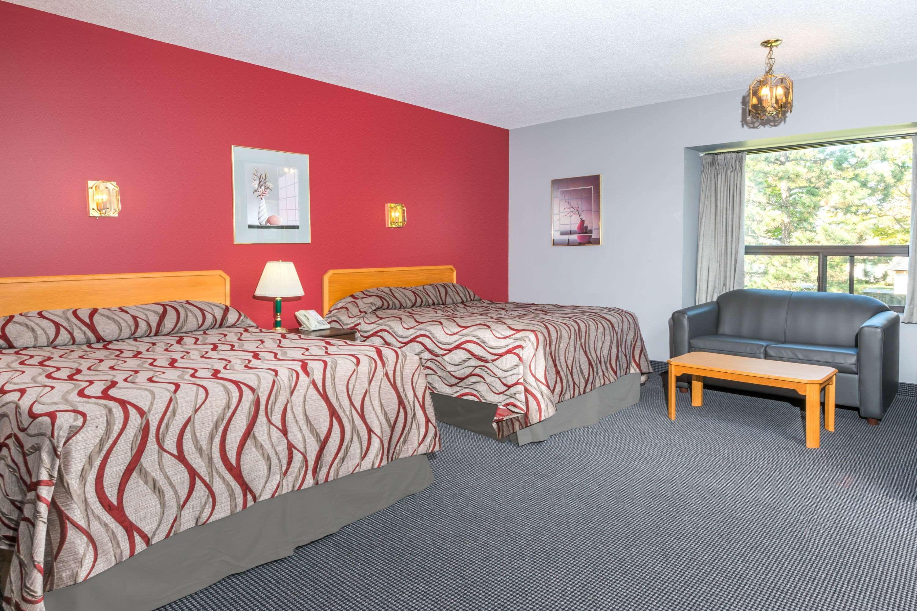 Super 8 Mount Hope/Hamilton International Airport Hotel Exterior photo