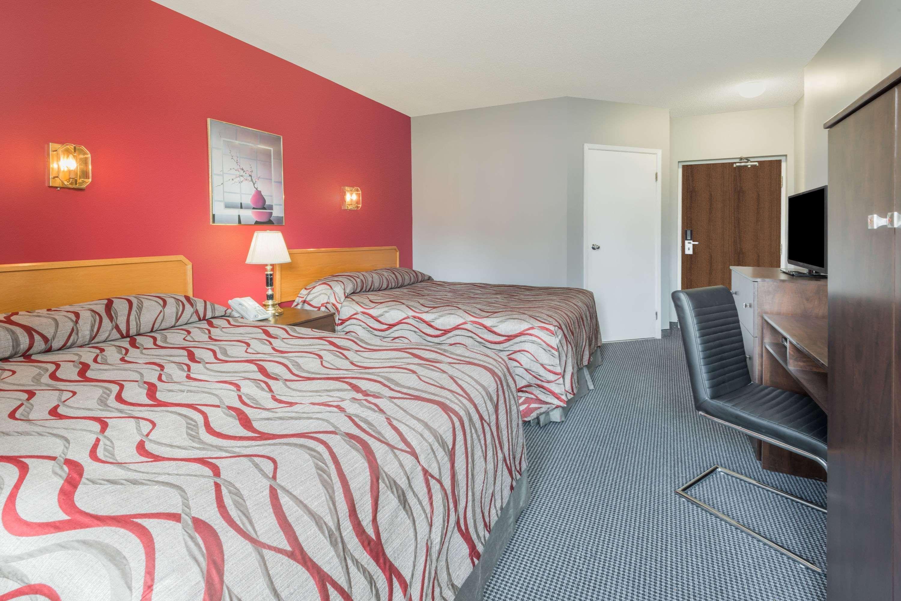 Super 8 Mount Hope/Hamilton International Airport Hotel Exterior photo